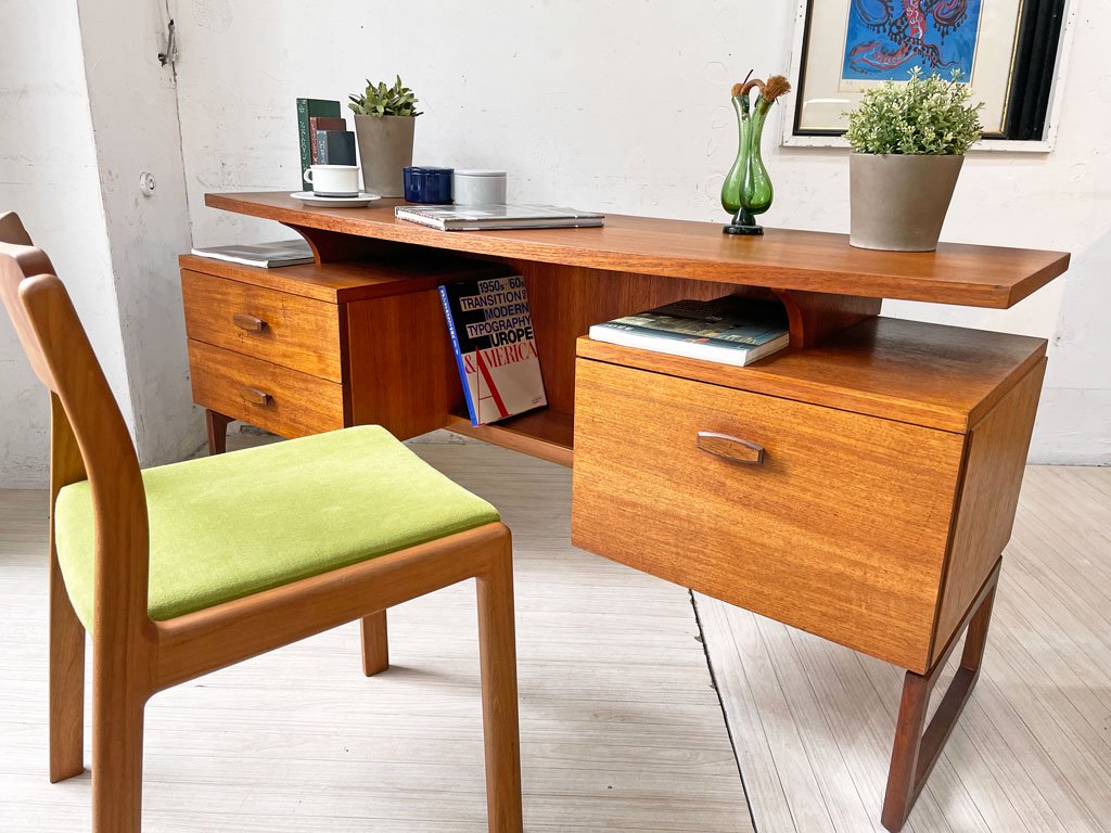 エベネゼルグーム Ebenezer Gomme ジープラン G-PLAN クヮドリール Quadrille 両袖デスク チーク材 英国 UKビンテージ ★