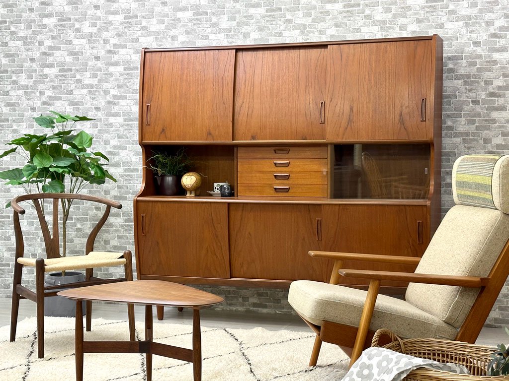PMJ Viby J チーク材 ワイドキャビネット ハイボード カップボード 3枚扉 Poul M. Jessen デンマーク ビンテージ 北欧家具 haluta購入品 ●