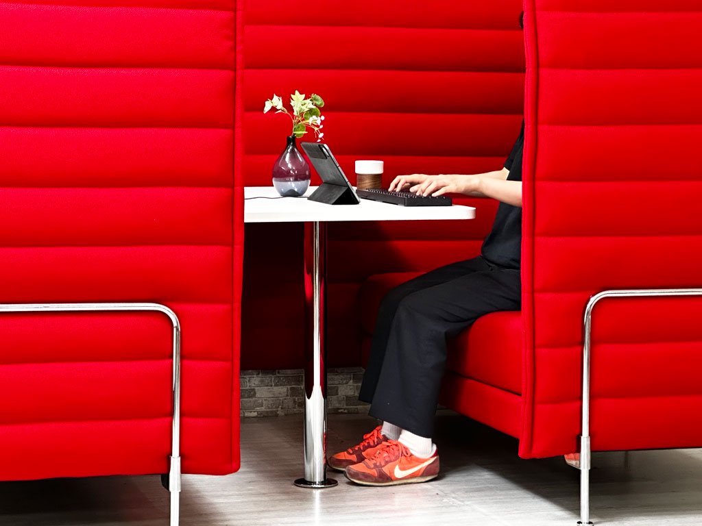 ヴィトラ vitra アルコーヴキャビン ハイバック Alcove Cabin Highback Two-Seater ソファ チェア 会議テーブル レッド ロナン&エルワン・ブルレック ●