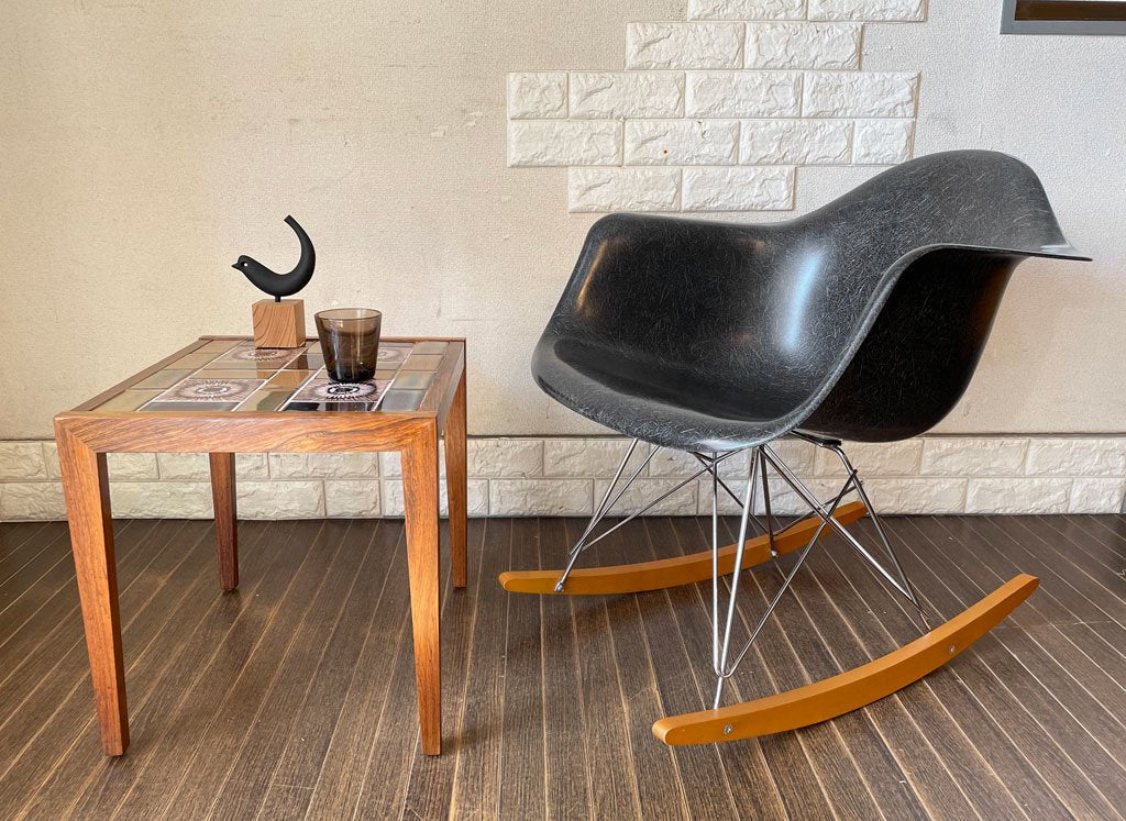 ハーマンミラー Herman Miller 現行FRP製 アームシェルチェア ブラック ロッカーベース C&Rイームズ ミッドセンチュリー ◎