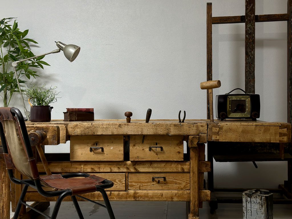 オランダ製 ビンテージ ワークベンチ 抽斗&万力付き デスク 作業台 50年代 オールドパイン材 ファクトリーテーブル カーペンターテーブル ラスティック 工業系 骨董 シャークアタック購入 ●