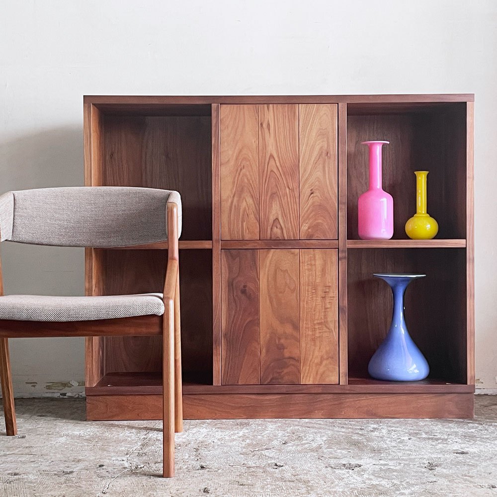 飛騨産業 HIDA キツツキ Solid Home Library セミオーダーシェルフ ブックシェルフ 本棚 ウォールナット材 3列2段 板扉2枚 ■