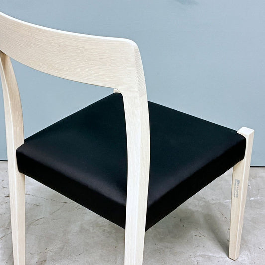 マスターウォール MASTERWAL ティーアール TRチェア ダイニングチェア オーク材 合皮張り ノースホワイト アカセ木工 廃番カラー 展示品 ◎