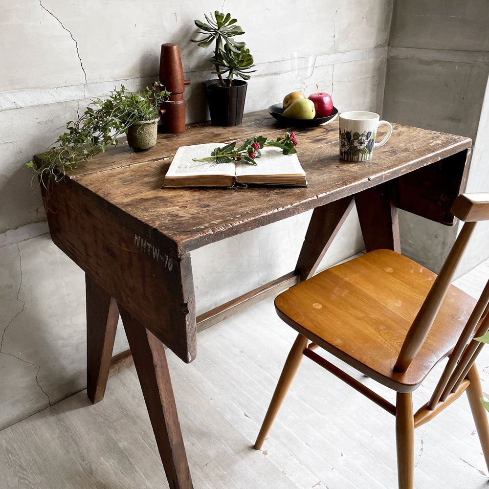 ピエールジャンヌレ Pierre Jeanneret オリジナルビンテージ スモールデスク スクールデスク Vレッグ チーク無垢材 チャンディーガル 希少 ♪