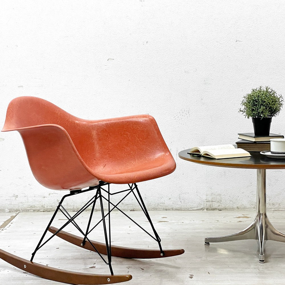 ハーマンミラー Herman Miller 2ndビンテージ アームシェルチェア FRP製 レッドオレンジ ロッカーベース シルバーメダル メダリオン C&R イームズ ミッドセンチュリー ●