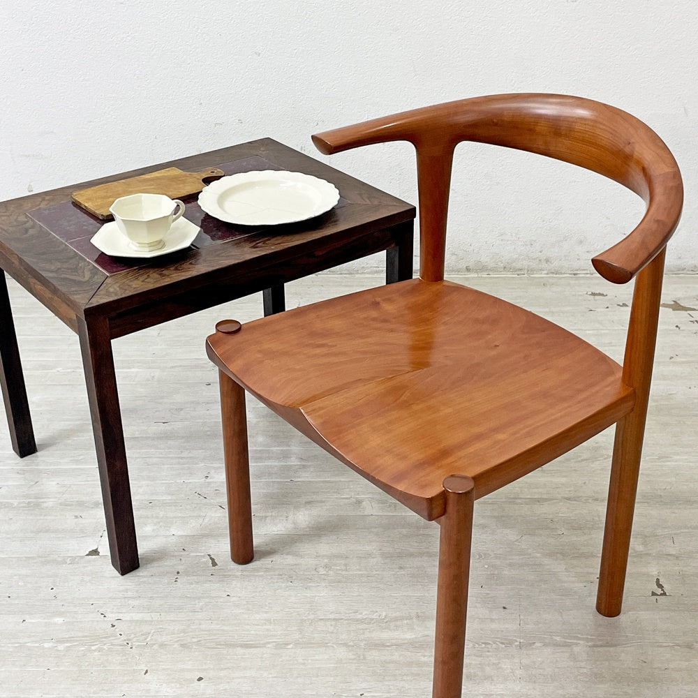 家具蔵 KAGURA アルコⅡ ARCOⅡ ダイニングチェア 無垢チェリー材 ハーフアーム アームチェア ●