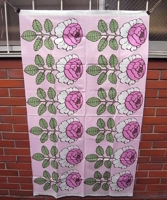 マリメッコ/marimekko MAALAISRUUSU ファブリック 137x85 X'mas限定ピンク