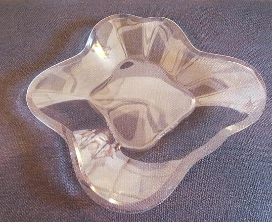 希少 イッタラ/iittala "Aallon kukka" ビンテージプレート アルヴァ・アアルト 刻印「ALVAR AALTO 28/1991」 ●