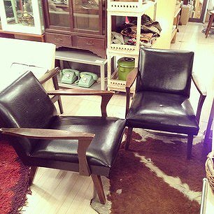 ☆ 60-70'S Vintage Wood Frame × PVC Leather 1P Arm Sofa / 60年代~70年代ビンテージ ウッドフレーム×PVCレザー 一人掛けアームソファ