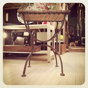 ☆ Vintage Oak Wood × Iron Side Table / ビンテージ オーク材×鉄 サイドテーブル