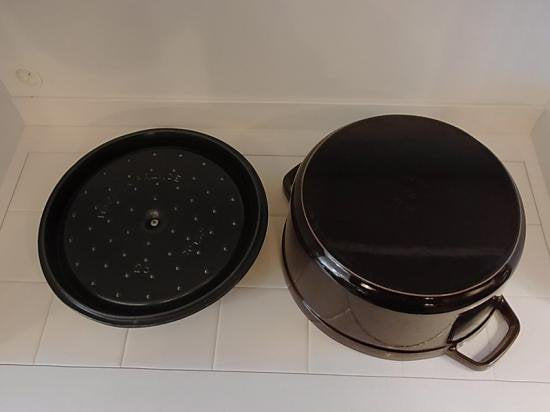 ◇STAUB ストウブ ココット ラウンド 26cm グレナディンレッド 箱付 使用品