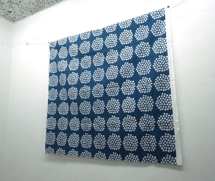 ●マリメッコ/marimekko ファブリック ”PUKETTI” 137×126cm ブルー