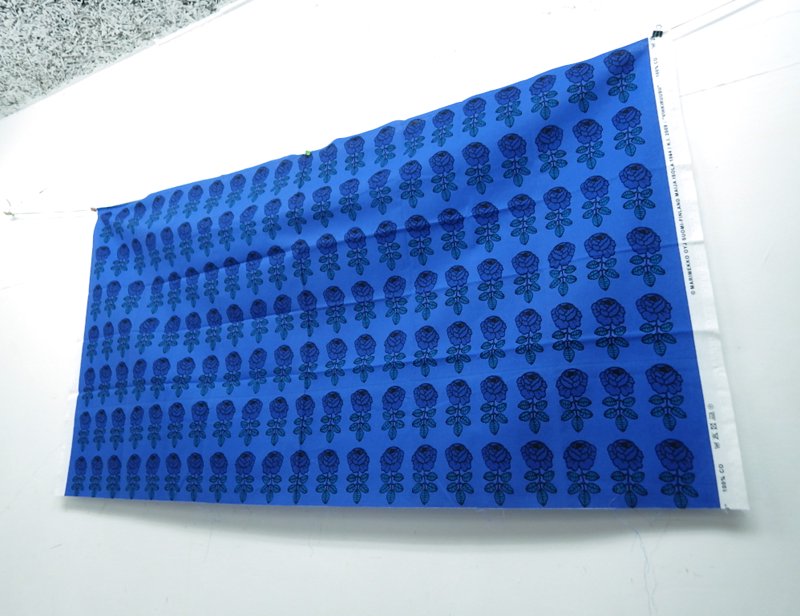 ●マリメッコ/marimekko ファブリック ”VIHKIRUUSU” 137×73cm 2011年X'mas限定 ブルー
