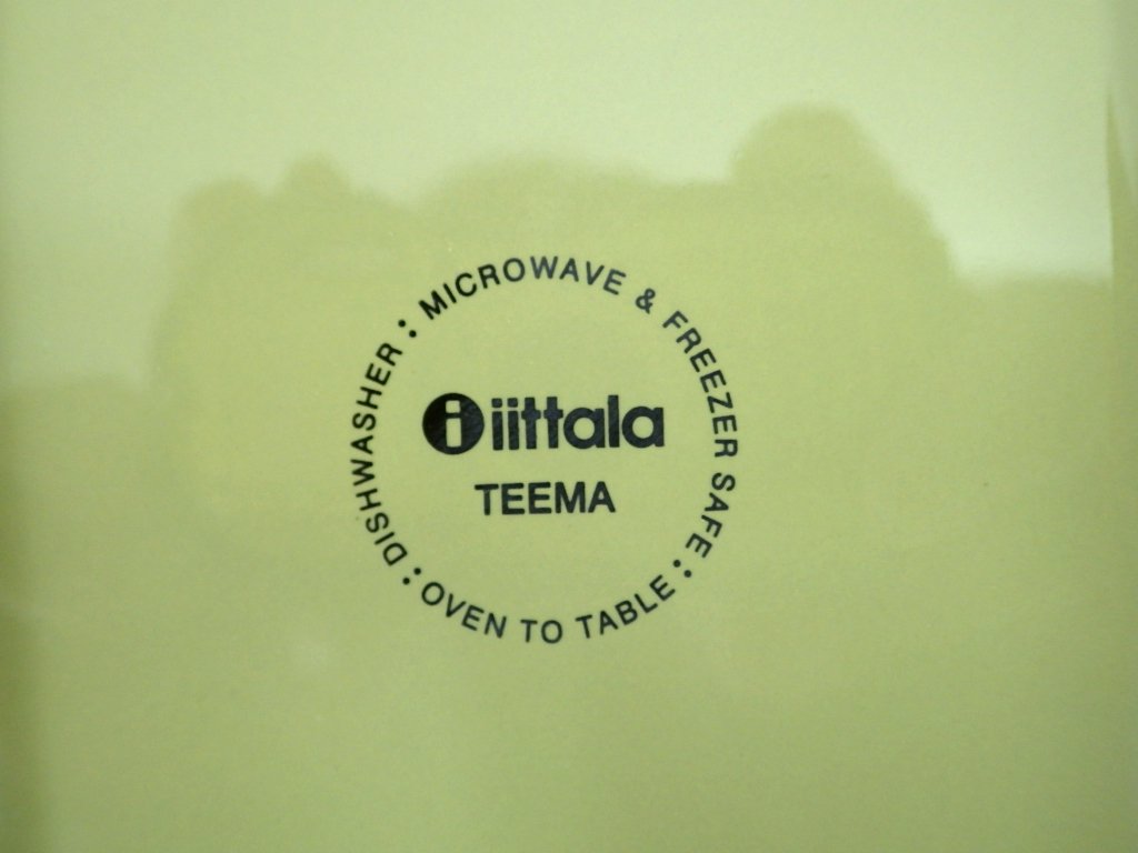 イッタラ / iittala ” ティーマ ” 廃番カラー・オリーブグリーン 16cmスクエアプレート 未使用品 2枚アリ ●