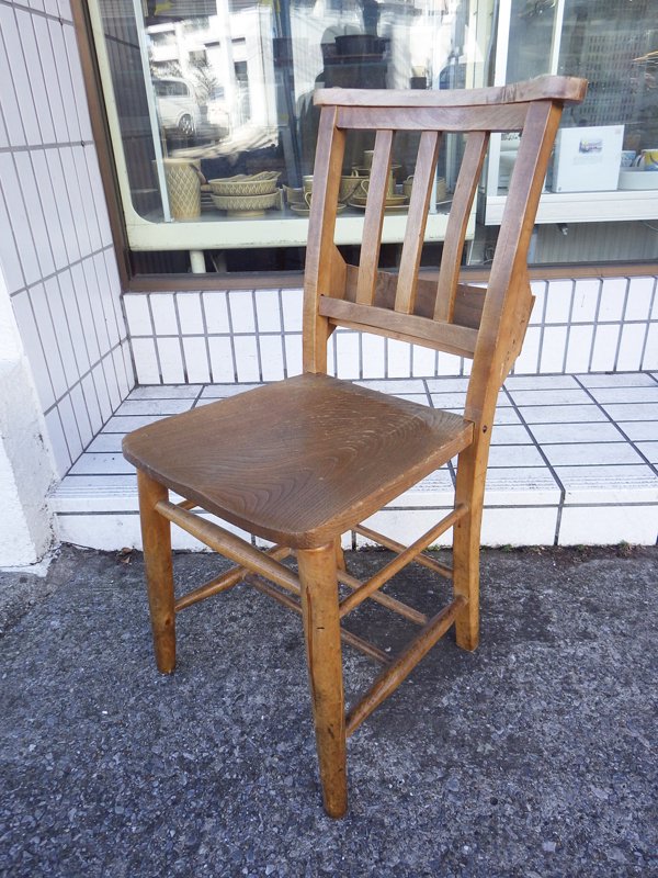 最終SALE アンティークレザースタッズチェア　チャーチチェア 椅子 ビンテージ チャーチチェア | 【世界基準の品質】英国アンティーク家具専門販売店