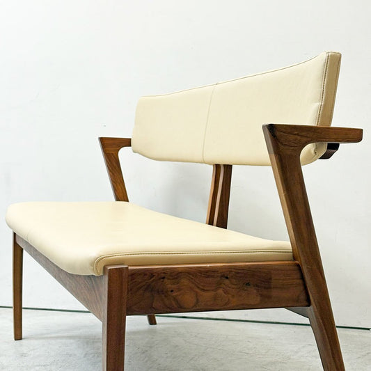 冨士ファニチア FUJI FURNITURE コティ Koti 背付2人掛けベンチ W140cm ウォールナット材 PVCレザー 北欧デザイン 参考価格¥180,400- ●