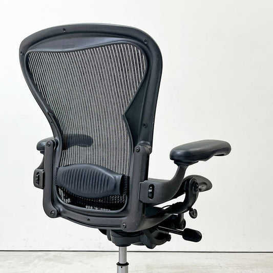 ハーマンミラー Herman Miller アーロンチェア Bサイズ ランバーサポート フル装備 グラファイトベース ビル・スタンフ & ドン・チャドウィック ババナクッション新品●
