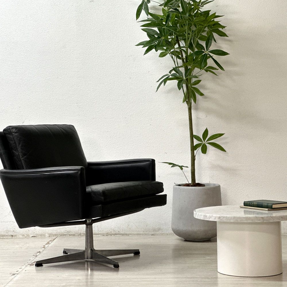 デンマークビンテージ Danish vintage レザーアームチェア ラウンジチェア 回転式 本革 ダニッシュモダン Danish Modern 北欧 ロイズ・アンティークス 購入品 ●