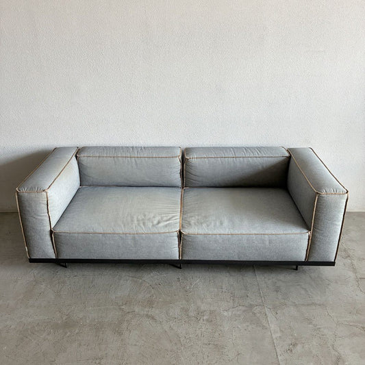 コンプレックスユニバーサルファニチャーサプライ COMPLEX UNIVERSAL FURNITURE SUPPLY ヒース トゥー シート Heath Two Seat 3p ソファ 参考価格 約101万円の品 〓