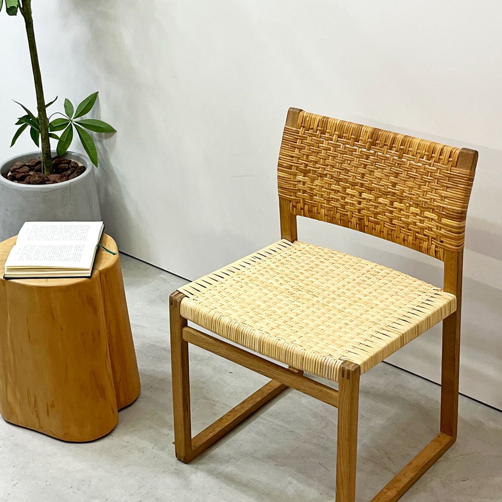 フレデリシア FREDERICIA BM61 ダイニングチェア オーク材 ラタン張り ボーエ・モーエンセン デンマーク 北欧家具 定価 ¥627,000- 現状品 ●
