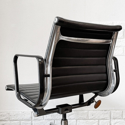 ハーマンミラー Herman Miller アルミナムグループ マネジメントチェア デスクチェア 本革 4本脚 アームチェア キャスター イームズ ビンテージ ◎