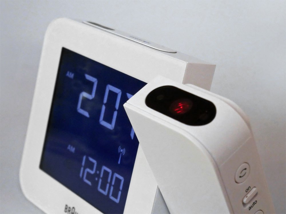 ブラウン BRAUN デジタルプロジェクション アラームクロック BNC015-RC 卓上時計 廃番モデル 取扱説明書&箱付き 未使用 展示品 C ●