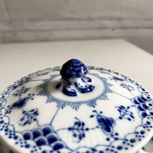 ロイヤルコペンハーゲン ROYAL COPENHAGEN ブルーフルーテッド ハーフレース スープカップ&ソーサー 陶器 北欧食器 廃番 箱付き 未使用 A ♪