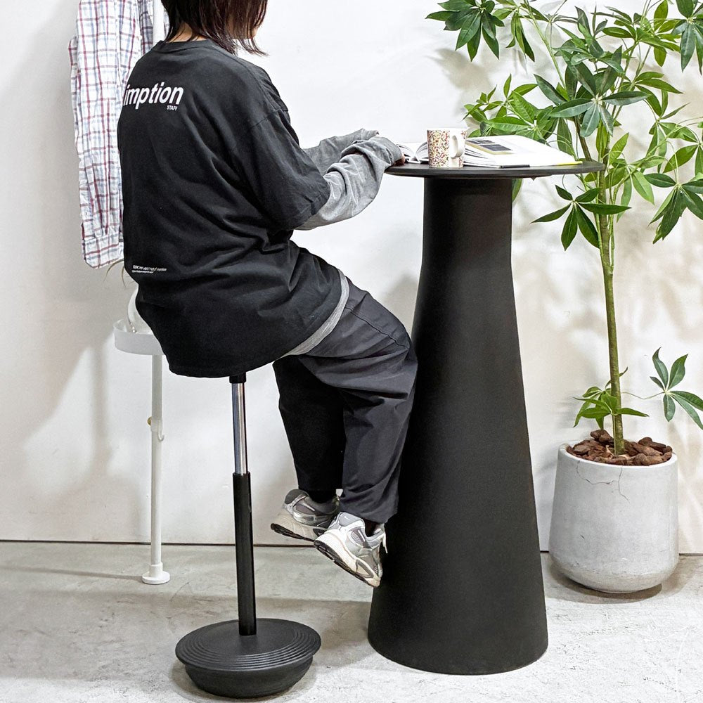 アンドリューワールド Andreu World リバーステーブル REVERSE カフェテーブル ラミネート天板 ブラックベース ラウンド Φ60cm モダンデザイン ●