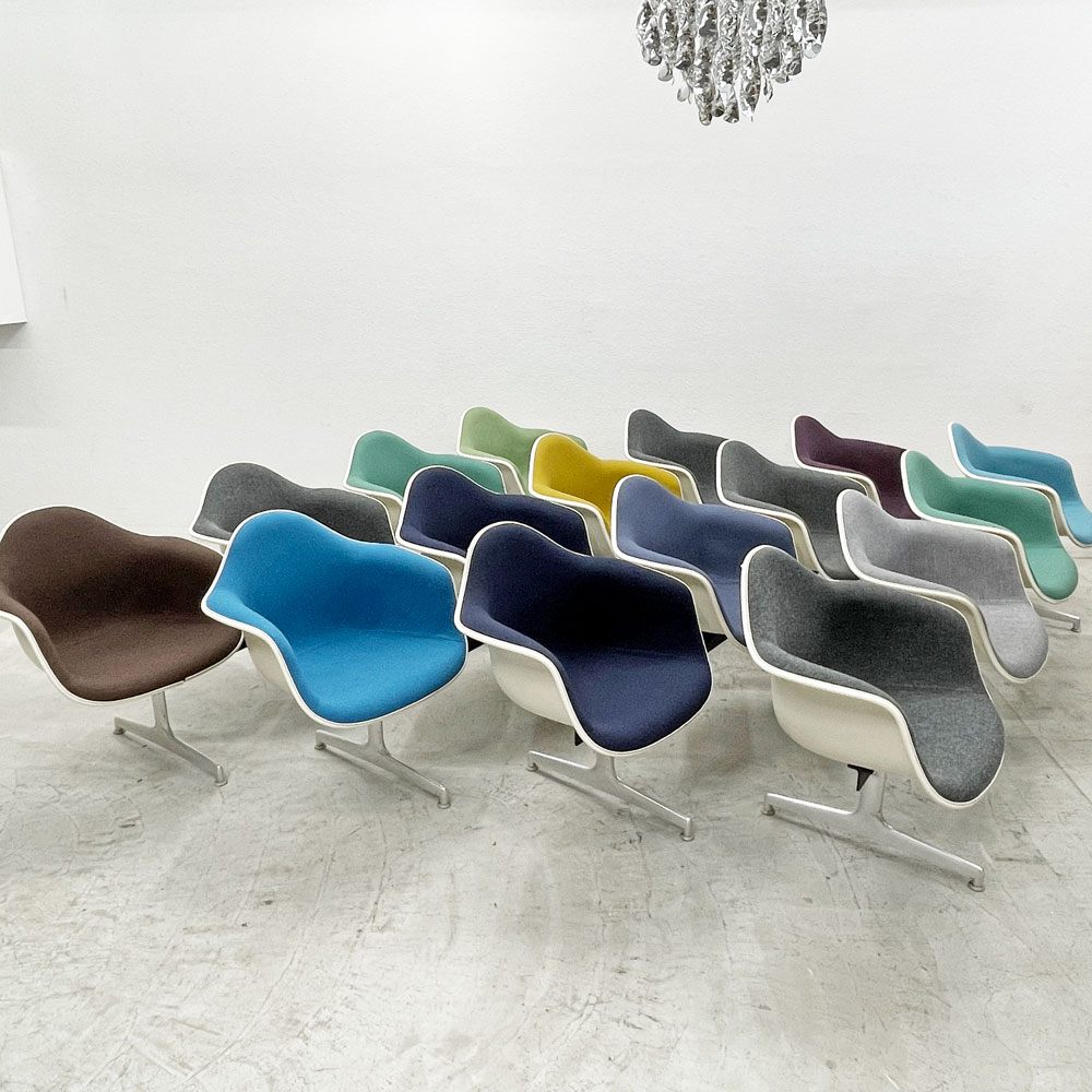 ハーマンミラー Herman Miller ビンテージ エアポートベンチ タンデムシート 4連 アームシェル 2nd ファブリック 新品張替え済 イームズ 希少 B 〓
