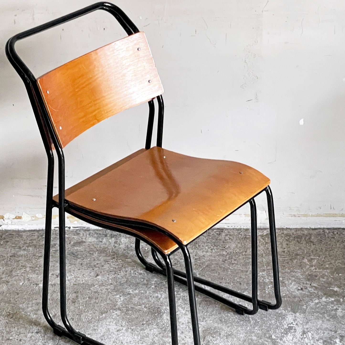 クラッシュゲート CRASH GATE ノットアンティークス Knot antiques ブルーノチェア RP6 BLUNO CHAIR スタッキングチェア プライウッド スチールレッグ ブラック 関家具 B ■