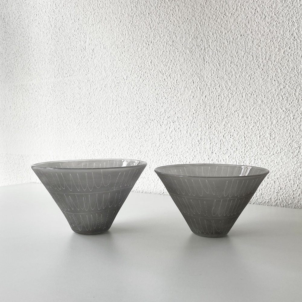 【20A】辻和美 Kazumi Tsuji めんちょこ大 ラインドローイング ガラスボウル 三角鉢 Φ15×9cm ファクトリーズーマー factory zoomer 現代作家 ◎