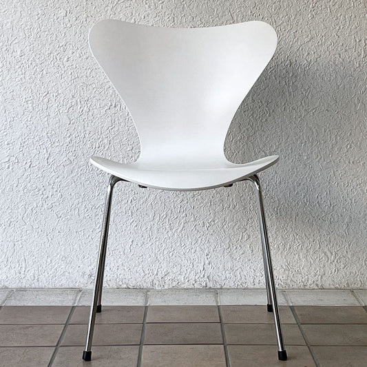フリッツハンセン Fritz Hansen 3107 セブンチェア ラッカー仕上げ ホワイト スタッキング アルネ・ヤコブセン デンマーク 北欧家具 ◇