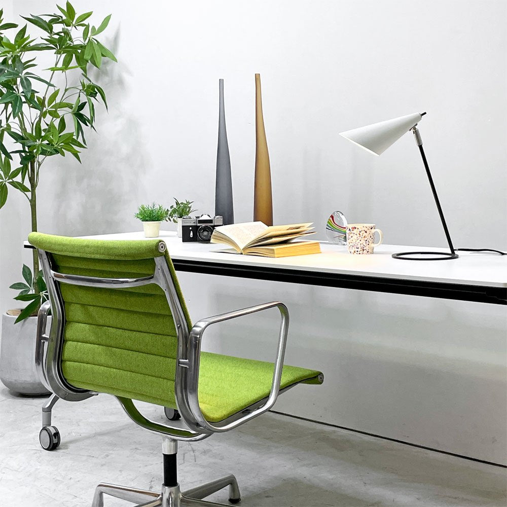 ハーマンミラー Herman Miller イームズアルミナムグループ マネジメントチェア デスクチェア ファブリックシート アルミバフベース 5本脚 固定脚 昇降無し イームズ ●