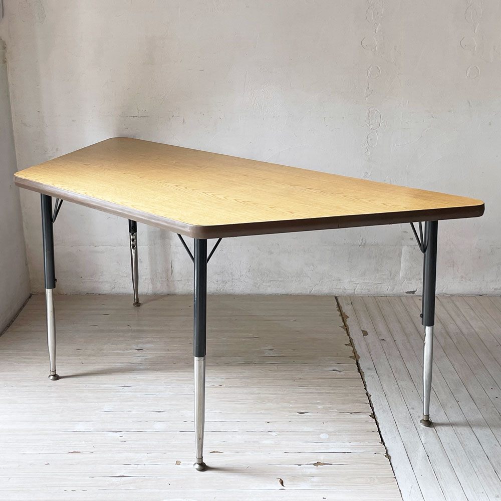 バルコ VIRCO 4000 Table ワークデスク（ダイニングテーブル） VIRCO