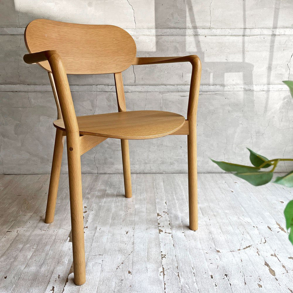 カリモクニュースタンダード KARIMOKU NEW STANDARD キャストールアームチェアプラス Castor Armchair Plus ダイニングチェア ピュアオーク PURE OAK 定価 ¥ 78,100- 美品 ♪