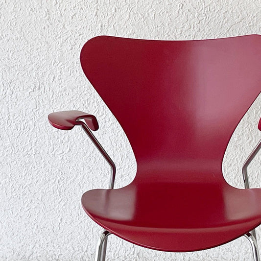 フリッツハンセン Fritz Hansen 3207 セブンチェア アームチェア ラッカー ダークレッド アルネ ヤコブセン 北欧家具 ◇