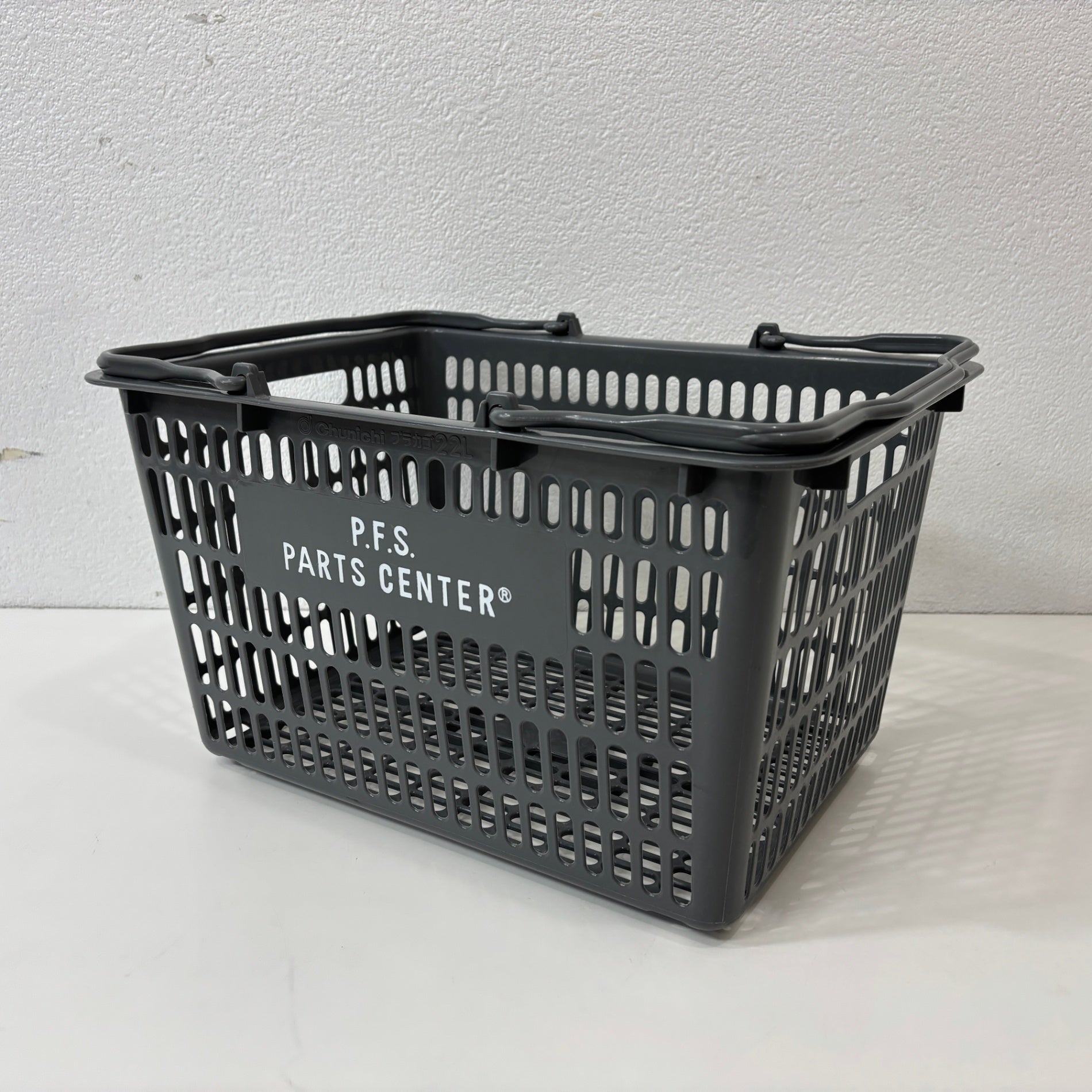 パシフィックファニチャーサービス PACIFIC FURNITURE SERVICE P.F.S