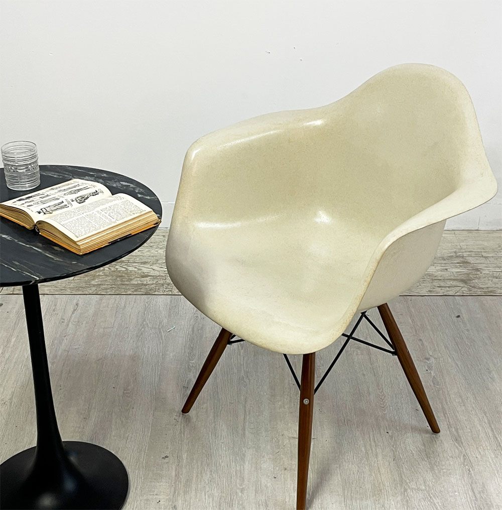 ハーマンミラー Herman Miller アームシェルチェア セカンド 2nd ビンテージ FRP ダヴェルベース パーチメント イームズ ミッドセンチュリー ●