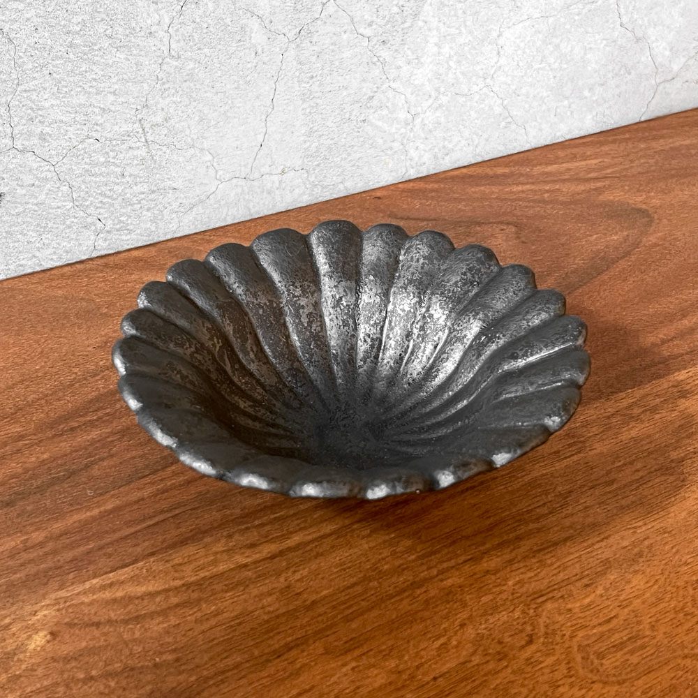 安福由美子 錆釉菊鉢 14cm 現代作家 ♪ | 中古家具を探すならTOKYO