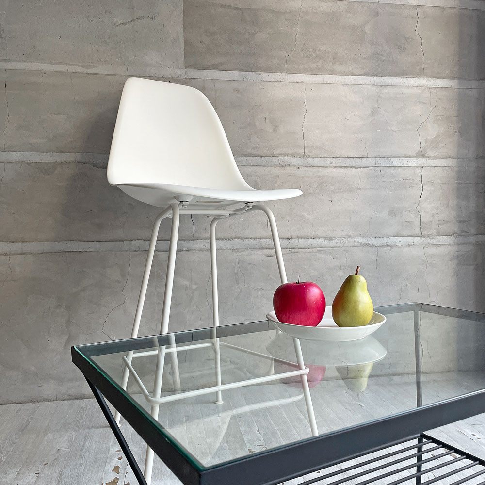 ハーマンミラー Herman Miller イームズプラスチックシェルスツール カウンターハイトスツール ポリプロピレン製 ホワイト ミッドセンチュリー 参考価格¥99,000- ♪