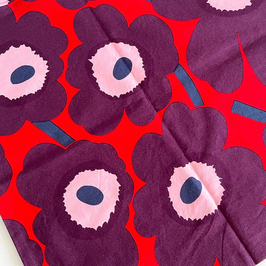 マリメッコ Marimekko ピエニウニッコ Pieni Unikko クッションカバー レッドべース ダークパープル マイヤ・イソラ 廃番カラー 50×50cm 北欧 ■