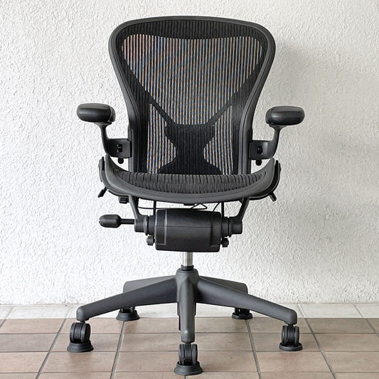 ハーマンミラー Herman Miller アーロンチェア Bサイズ ポスチャーフィット フル装備 グラファイト ビル・スタンフ&ドン・チャドウィック ◇