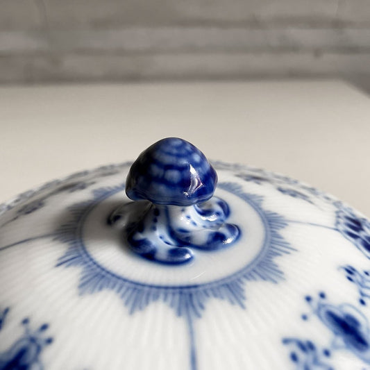 ロイヤルコペンハーゲン ROYAL COPENHAGEN ブルーフルーテッド ハーフレース スープカップ&ソーサー 陶器 北欧食器 廃番 箱付き 未使用 F ♪