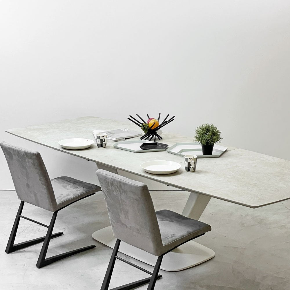 ボーコンセプト BoConcept アリカンテ Alicante 伸長式 ダイニングテーブル W183-264cm アッシュセラミック×マットホワイト 定価¥751,900- ●