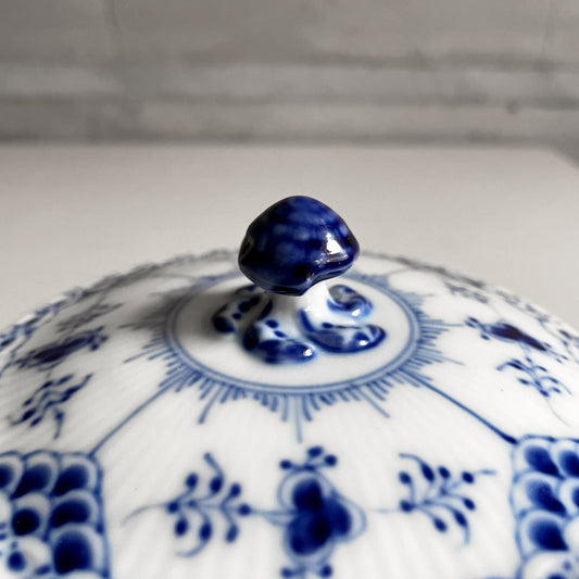 ロイヤルコペンハーゲン ROYAL COPENHAGEN ブルーフルーテッド ハーフレース スープカップ&ソーサー 陶器 北欧食器 廃番 箱付き 未使用 C ♪