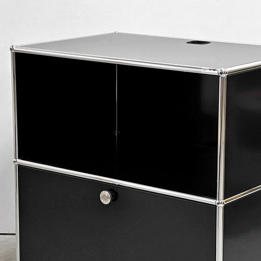 ユーエスエムハラー USMハラー USM Haller モジュラーファニチャー キャビネット シェルフ 1列2段 ドロップダウンドア キャスター付き グラファイトブラック 定価¥165,385- ●