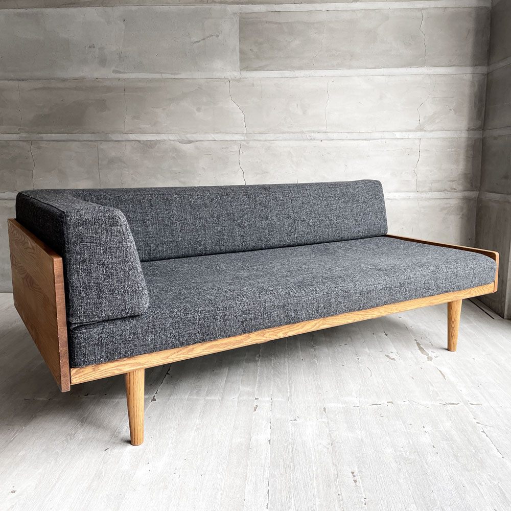 モモナチュラル Momo Natural デイソファ DAY SOFA 2.5シーター ONE ARM L 片アーム オーク無垢材フレーム –  TOKYO RECYCLE imption