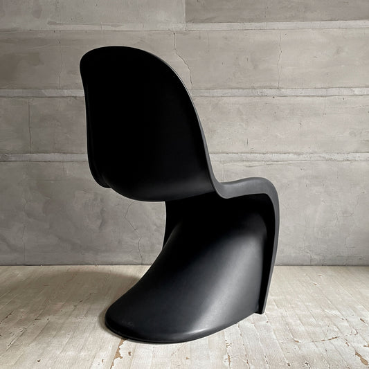 ヴィトラ vitra パントンチェア ダイニングチェア スタッキングチェア ディープブラック ヴェルナー・パントン Panton ミッドセンチュリー スペースエイジ ♪