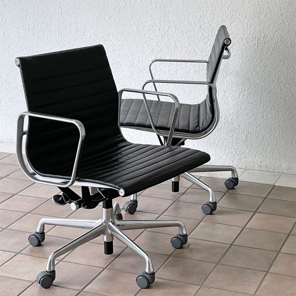 ハーマンミラー Herman Miller アルミナムグループチェア マネージメントチェア アルミバフベース ガス圧昇降仕様 5本脚キャスタータイプ 本革 イームズ B ◇