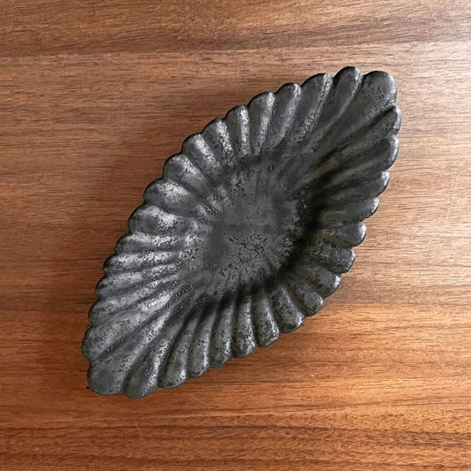 安福由美子 錆釉菊菱形皿 18.5cm 現代作家 ♪